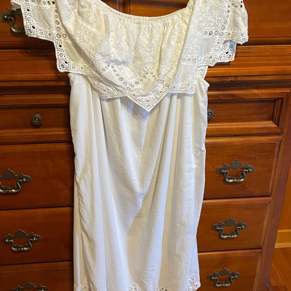 Tantrums White Skirt with Lace Detail